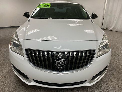 Used 2016 Buick Regal image 3