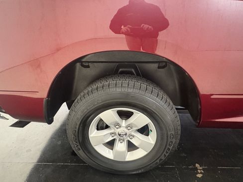 Used 2019 RAM 1500 Classic SLT RWD image 13