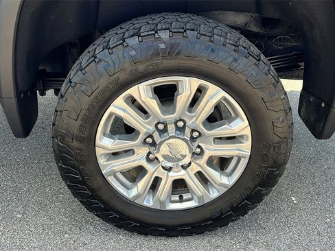 Used 2020 Chevrolet Silverado 2500 LTZ image 38