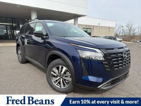 New 2026 Nissan Pathfinder SL image 1