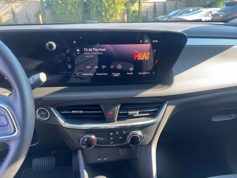 Used 2025 Buick Encore GX Preferred image 18