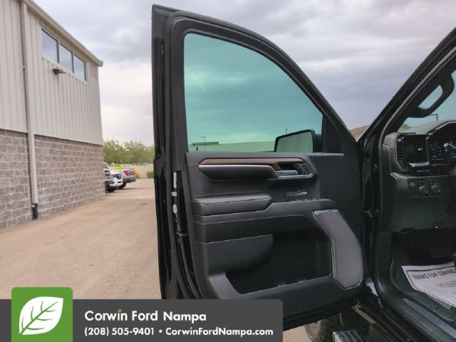 Used 2024 Chevrolet Silverado 1500 High Country AWD/4WD image 10