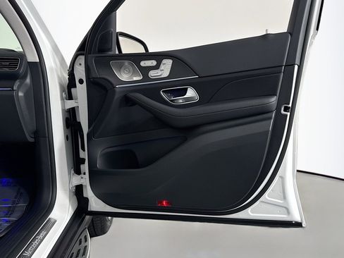 New 2026 Mercedes-Benz GLS 450 4MATIC image 24