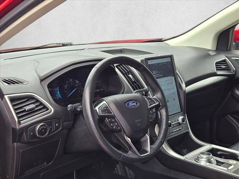 Used 2024 Ford Edge SEL image 9