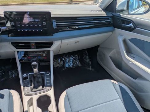 New 2026 Volkswagen Jetta SE FWD image 17