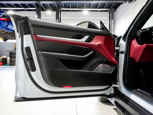 Used 2022 Porsche Taycan Turbo S image 23