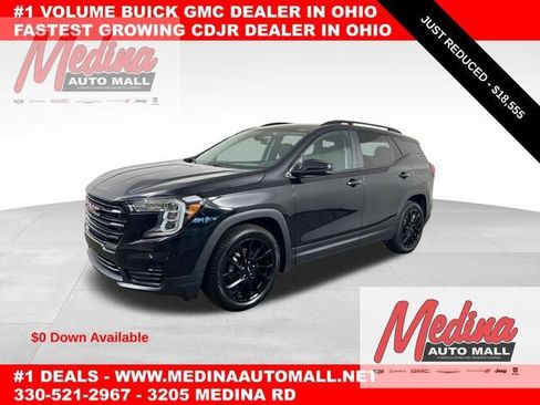 Used 2023 GMC Terrain SLE w/ Driver Convenience Package FWD image 1
