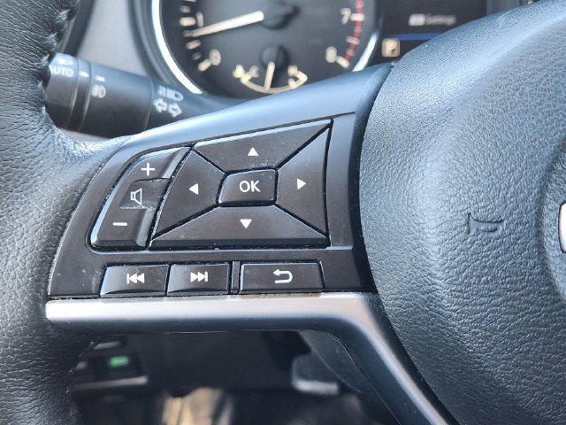 Used 2020 Nissan Rogue SL AWD/4WD image 29