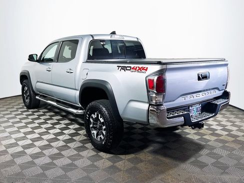 Certified 2023 Toyota Tacoma TRD Off-Road AWD/4WD image 5