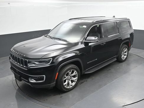 Used 2022 Jeep Wagoneer Series II AWD/4WD image 35