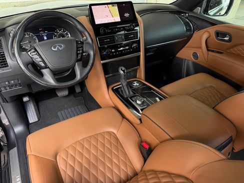 Used 2023 INFINITI QX80 Sensory w/ Cargo Package RWD image 2
