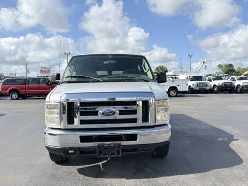 Used 2008 Ford E-150 and Econoline 150 Wagon RWD image 3