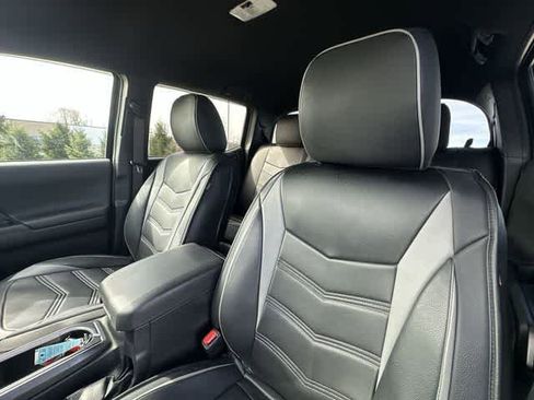 Used 2023 Toyota Tacoma TRD Off-Road w/ Technology Package image 15