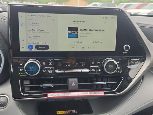 New 2026 Toyota Highlander Limited AWD/4WD image 22