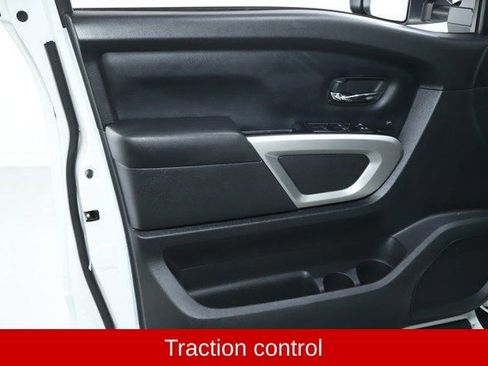 Used 2024 Nissan Titan SV w/ SV Convenience Package image 16