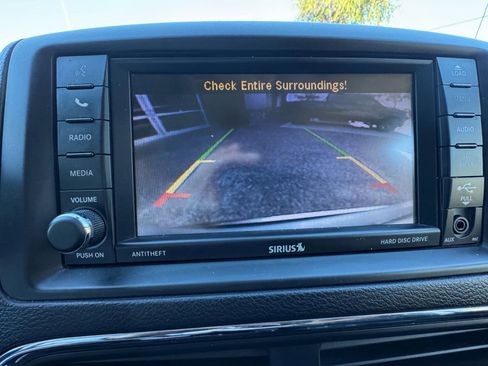 Used 2018 Dodge Grand Caravan SE w/ UConnect Hands-Free Group image 21