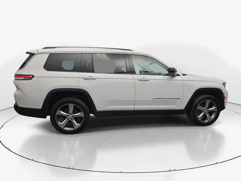 Used 2022 Jeep Grand Cherokee L Limited image 11