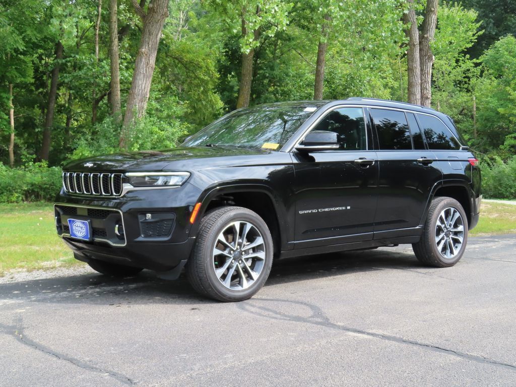 Used 2022 Jeep Grand Cherokee Overland w/ Luxury Tech Group IV AWD/4WD image 9