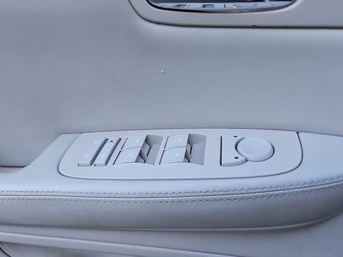 Used 2006 Cadillac DTS w/ Sun And Sound Package image 16