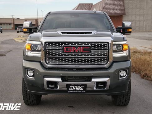 Used 2018 GMC Sierra 3500 Denali w/ Duramax Plus Package image 5
