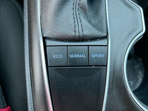 Used 2024 Toyota Camry LE FWD image 31