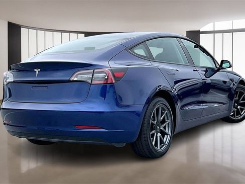 Used 2023 Tesla Model 3 Standard Range image 6