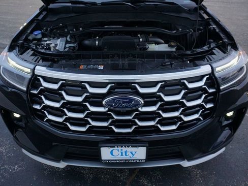 Used 2025 Ford Explorer Platinum w/ Ultimate Package image 36