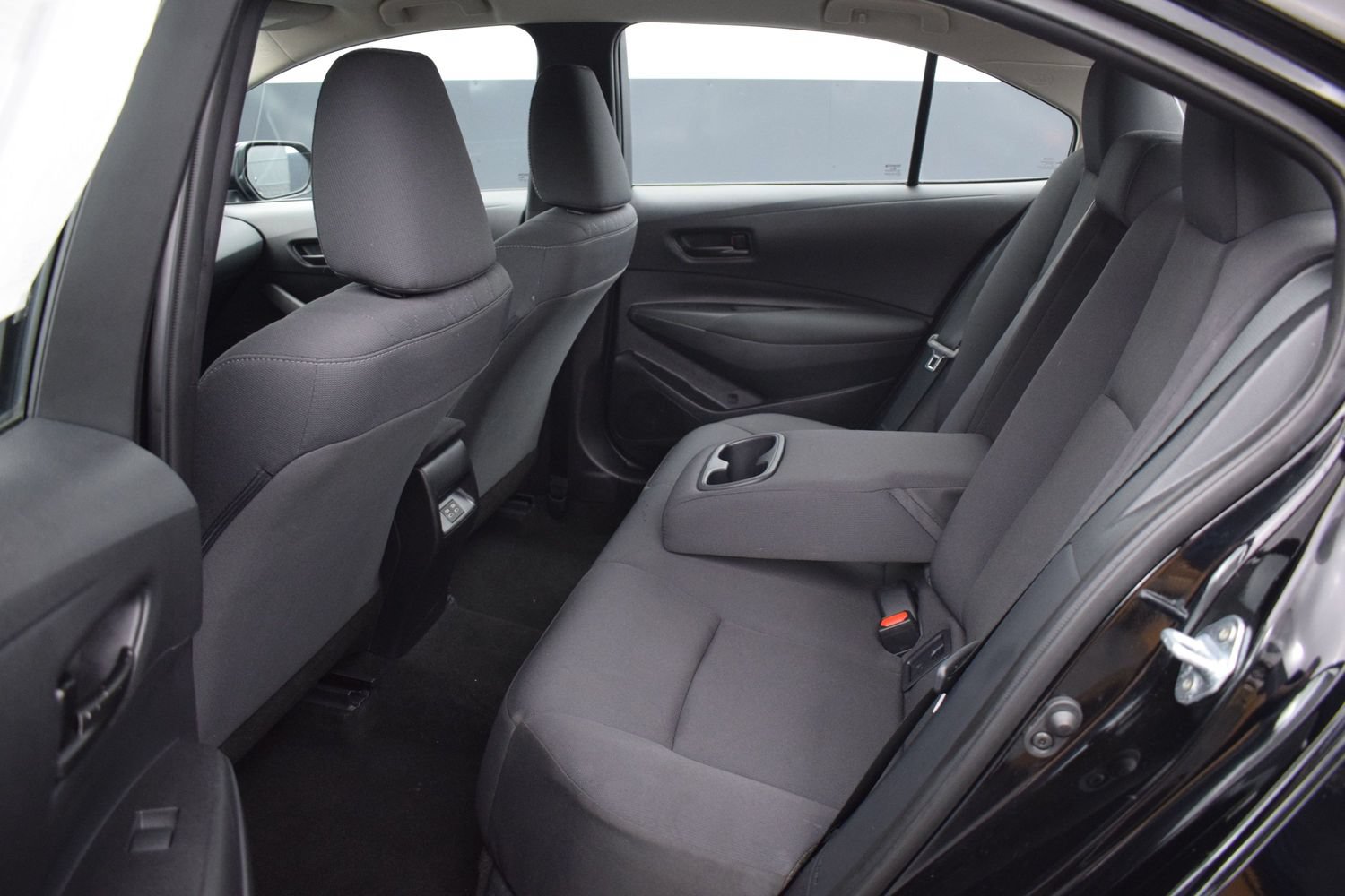 Used 2025 Toyota Corolla LE FWD image 12
