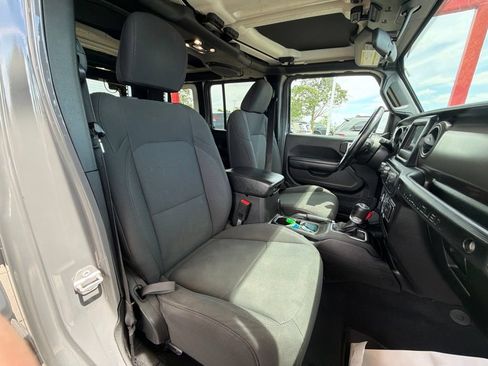 Used 2020 Jeep Wrangler Unlimited Sport AWD/4WD image 32