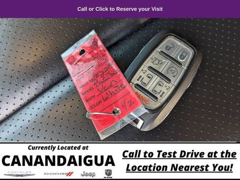 Used 2023 Chrysler Pacifica Touring-L image 20