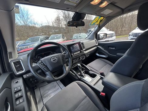 Used 2024 Nissan Frontier SV w/ SV Convenience Package image 5