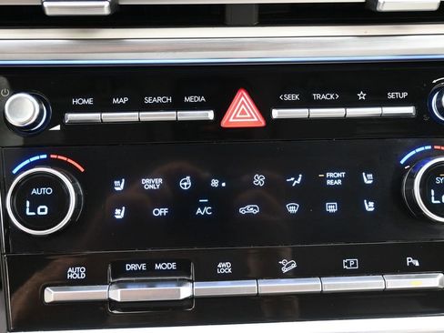 Used 2024 Hyundai Santa Fe Limited AWD/4WD image 11