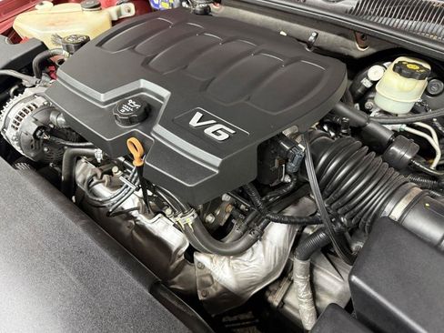 Used 2010 Buick Lucerne CXL FWD image 41