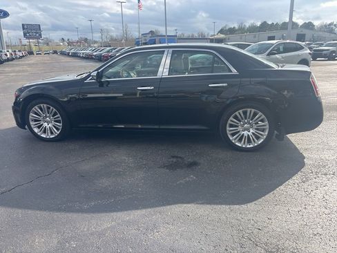 Used 2012 Chrysler 300 C image 5