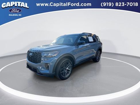 Certified 2025 Ford Explorer ST-Line w/ Premium Package image 4