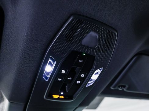 New 2026 Porsche Macan 4S Electric image 21