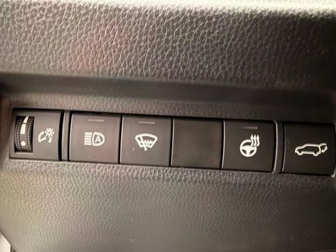 Used 2020 Toyota RAV4 XLE w/ Convenience Package AWD/4WD image 24