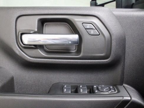 Used 2025 Chevrolet Silverado 2500 Custom w/ Custom Value Package image 11