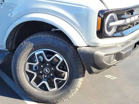 New 2026 Ford Bronco Outer Banks image 9