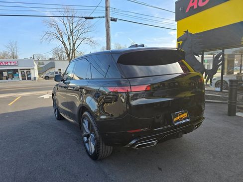 Used 2024 Land Rover Range Rover Sport Dynamic SE AWD/4WD image 2