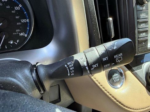 Used 2016 Toyota RAV4 Limited AWD/4WD image 28
