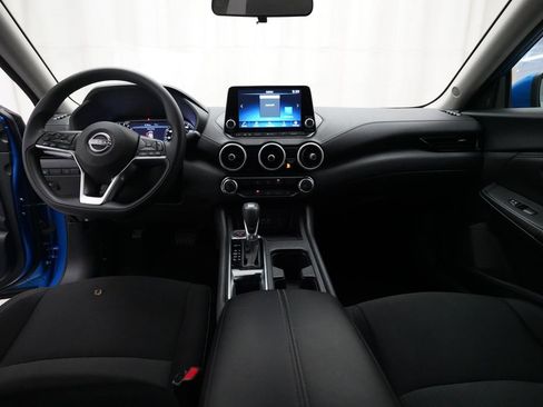 Used 2025 Nissan Sentra SV FWD image 5