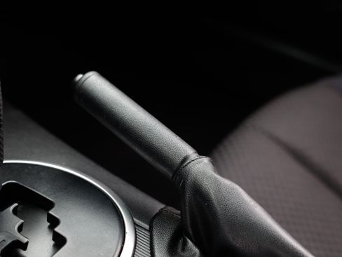 Used 2008 MAZDA MX-5 Miata Touring image 29