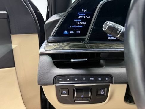 Certified 2024 Cadillac Escalade Premium Luxury w/ Performance Package AWD/4WD image 19