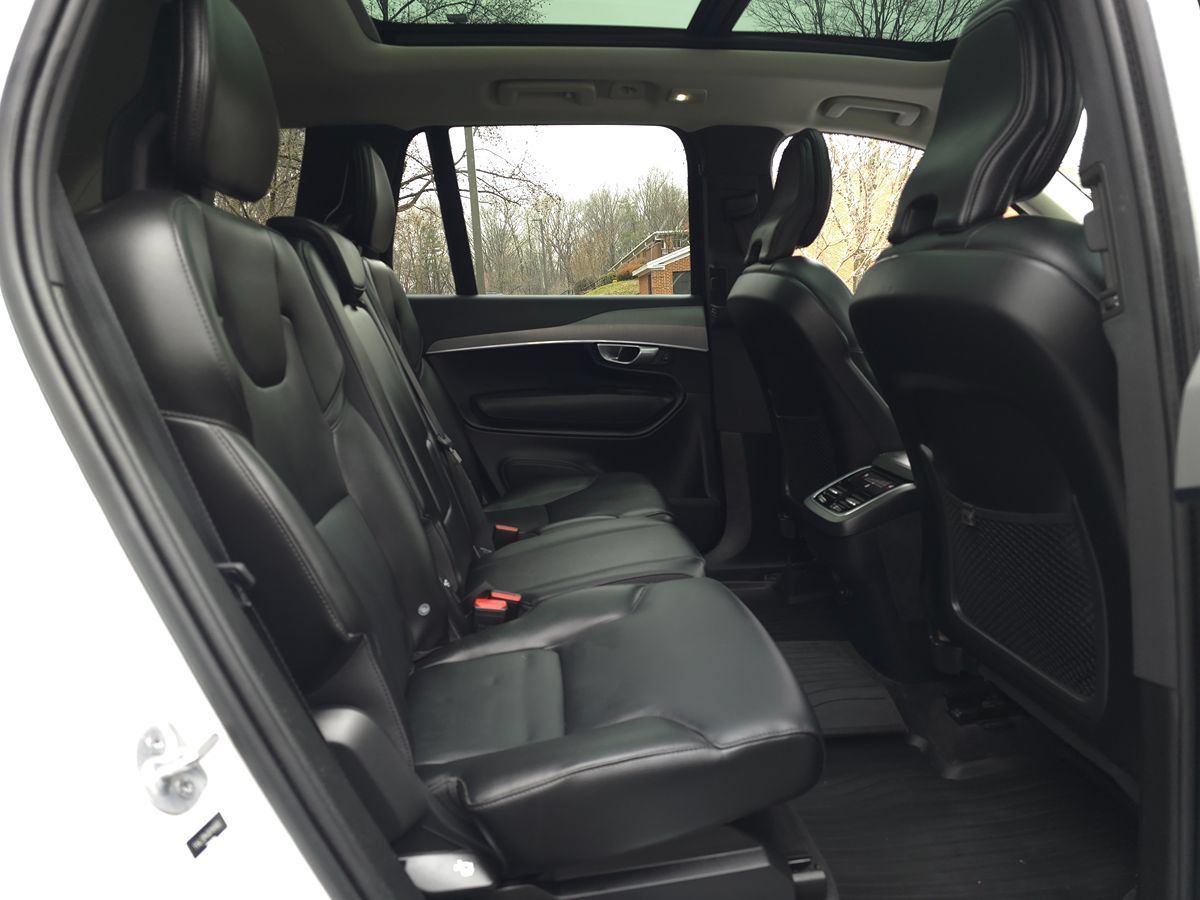 Used 2024 Volvo XC90 B5 Core w/ Climate Package AWD/4WD image 24