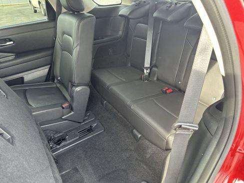 Certified 2024 Nissan Pathfinder SL image 30