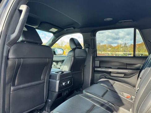 Used 2021 Ford Expedition Max XLT image 27