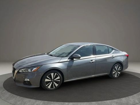 Used 2019 Nissan Altima 2.5 SV FWD image 2
