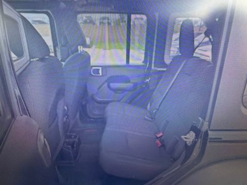 Used 2022 Jeep Wrangler Unlimited Sport AWD/4WD image 12