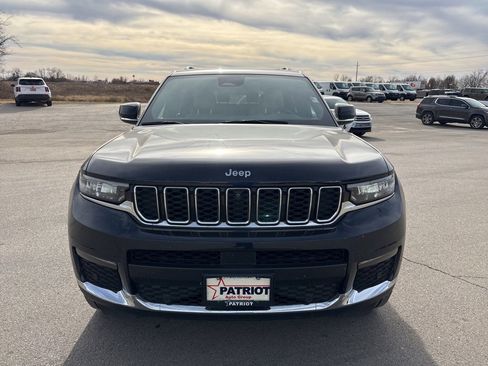 Used 2024 Jeep Grand Cherokee L Limited w/ Luxury Tech Group II image 8